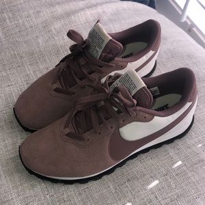 women’s nike pre-love O.X shoe
